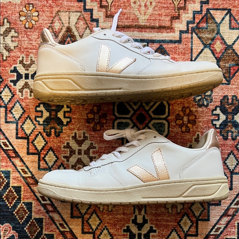 Veja V-10 Leather White & Platine Sneakers, EU39